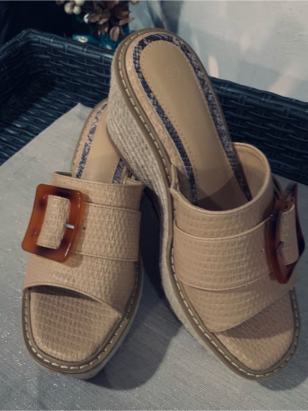 Neutral Beige Wedge Slide Sandals with Tortoiseshell Buckle Accent•NWOT•Sz 7 1/2